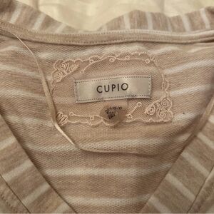 Cupio Beige and Cream Knit Top